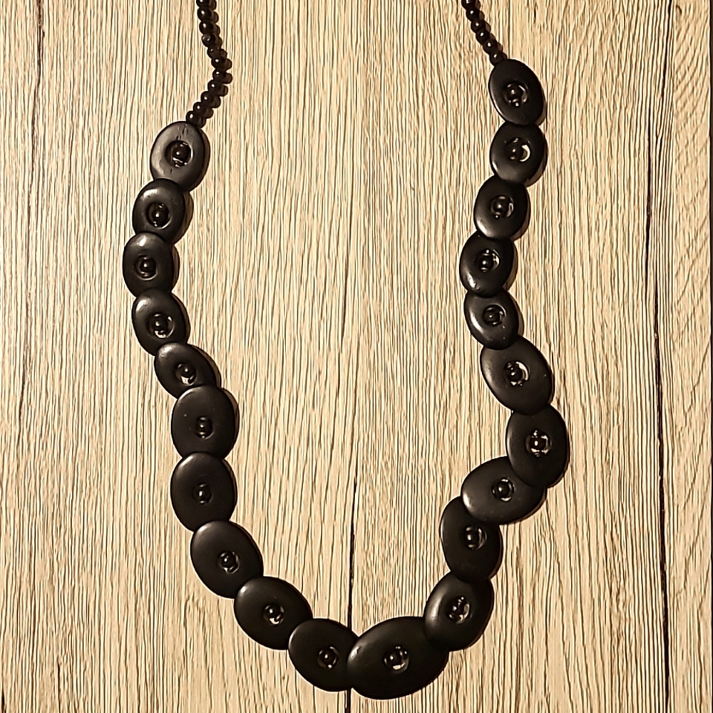 Beautiful black stone Banana Republic necklace!